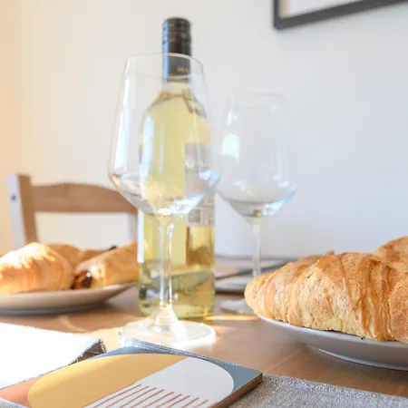 Chapel Allerton Family Bliss - Near Roundhay Park Pass The Keys Holiday home *