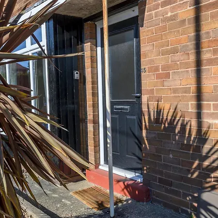 Chapel Allerton Family Bliss - Near Roundhay Park Pass The Keys *