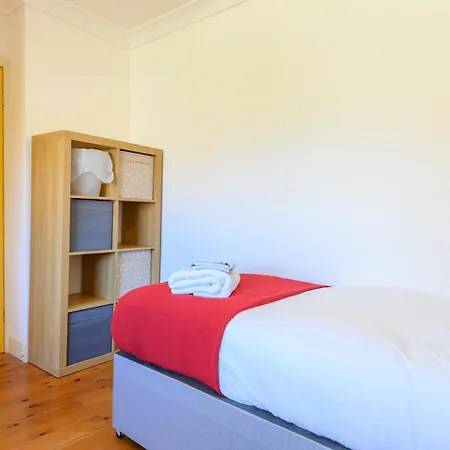 Chapel Allerton Family Bliss - Near Roundhay Park Pass The Keys * Leeds (West Yorkshire)