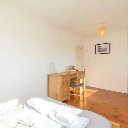 Chapel Allerton Family Bliss - Near Roundhay Park Pass The Keys Feriehus Leeds (West Yorkshire)