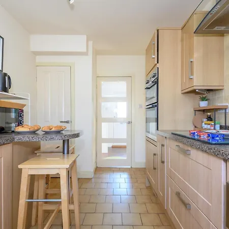 Chapel Allerton Family Bliss - Near Roundhay Park Pass The Keys Leeds (West Yorkshire)