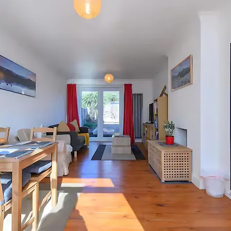 Chapel Allerton Family Bliss - Near Roundhay Park Pass The Keys Leeds (West Yorkshire)