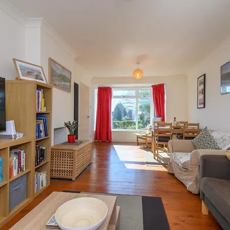 Chapel Allerton Family Bliss - Near Roundhay Park Pass The Keys Feriehus